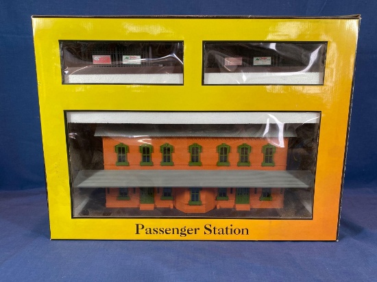 Rail King passenger station with dual platform no. 30-9005