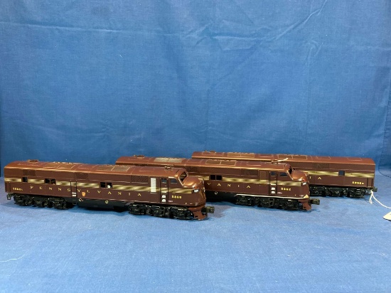 Williams Pennsylvania railroad E-7 powered locomotive, E-7 dummy, E-7 B unit