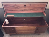 Lane cedar chest w/ hanky drawer