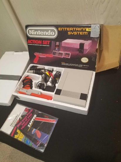 Nintendo entertainment system action set, comes with Super Mario 3