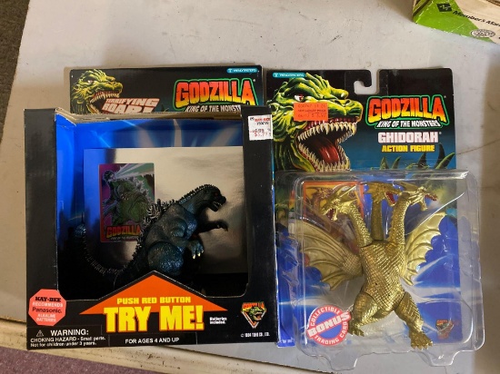 2 Godzilla figures