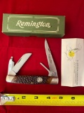 Remington #R2 Waterfowl pocket knife w/ serrated blade.