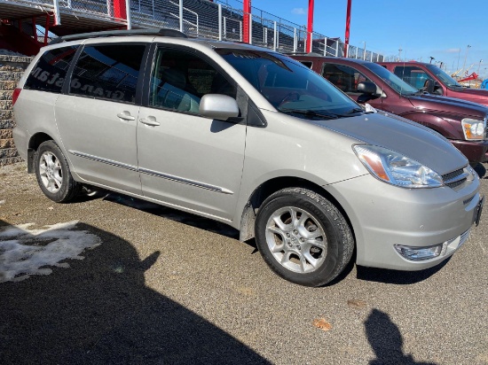 2005 Toyota Sienna Limited, AWD, XLE, no radio, 81,465 miles