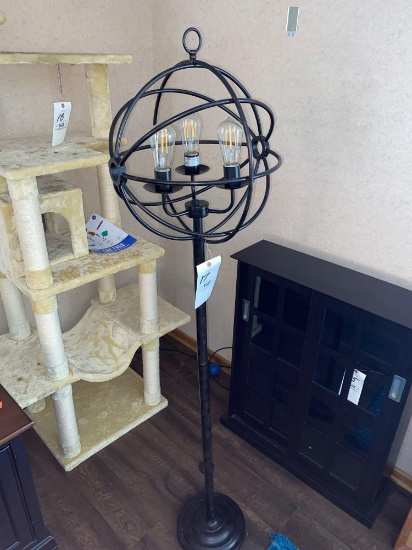 Floor lamp - 6ft