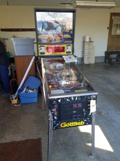 Gottlieb Shaq attaq pinball machine