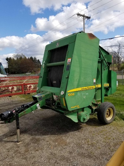 John Deere 466 round baler with moniter