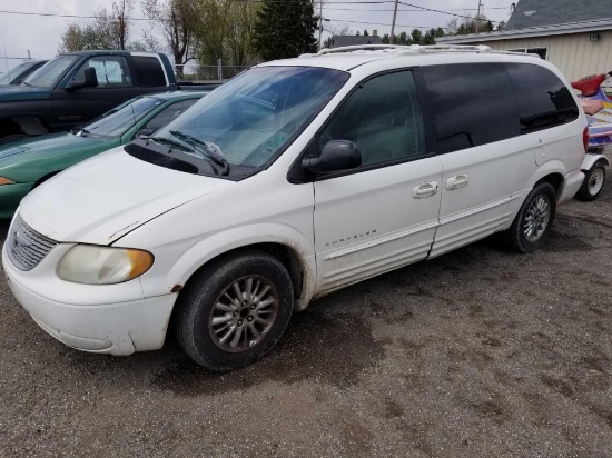 2001 Chrysler minivan, runs