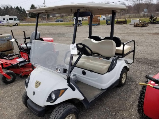 Yamaha elec. golf cart, with charger, 4 seater, needs batteries, 48volt, runs good