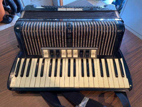 Hohner Accordion Verd II M