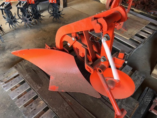 Allis Chalmers "G" single plow