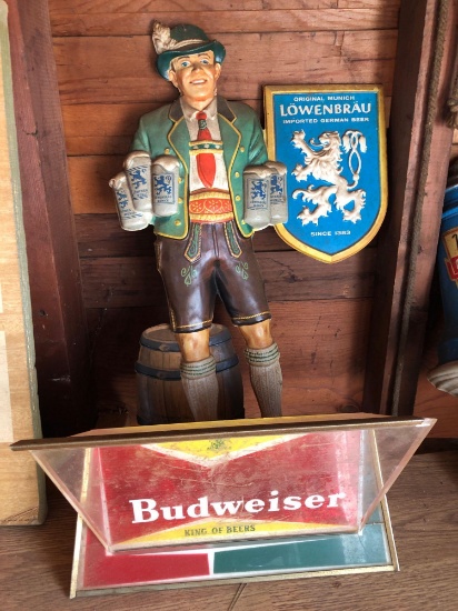 Budweiser and Lowenbrau sign