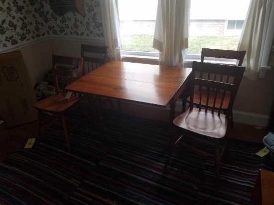 Cherry drop leaf table with 4 chairs and table pads