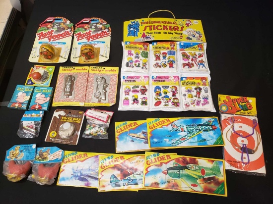 '70's toys, 3D stickers double sided, hambuger on wheels, super sling