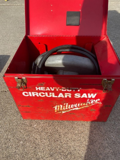 Milwaukee circular saw