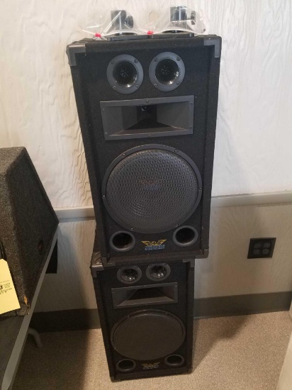 Pair of Jensen JP1300 400watt speakers, new old stock with base brackets