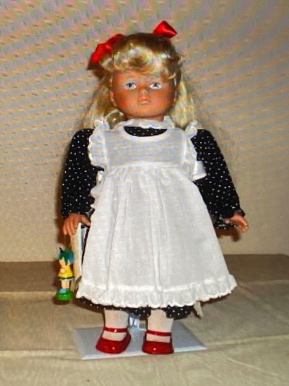 "Blondie" doll by Lissi Batz, #325/1000, 1992-1993, W. Germany.