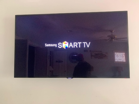 Samsung 60' Smart TV and Blu-Ray player