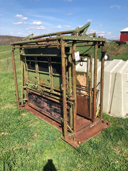 Foremost 850 cattle chute