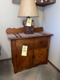 Oak wash stand, 1 drawer over 2 doors, lamp not included
