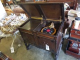 Victrola console model phonograph