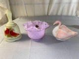 Fenton incl. cardinal bell, swan bowl, frosted lavender bowl.