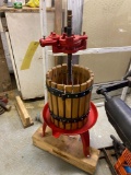 Pillan wine press