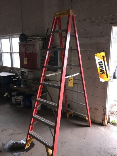 Werner 8' fiberglass ladder