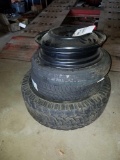 LT285/70R17, Q85/65/R14, 135/70D16 tires and rim