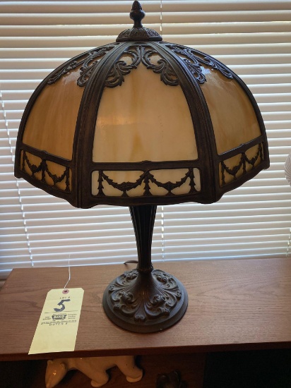 Old unsigned table lamp w/ 8 panels, 15" dia., slag glass shade