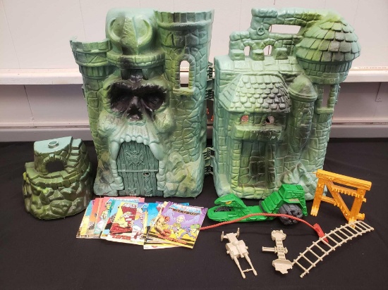 Masters of the Universe He Man Castle Grayskull roadripper and small comics