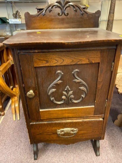 Early wood end table