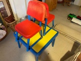 Kid's table with two chairs