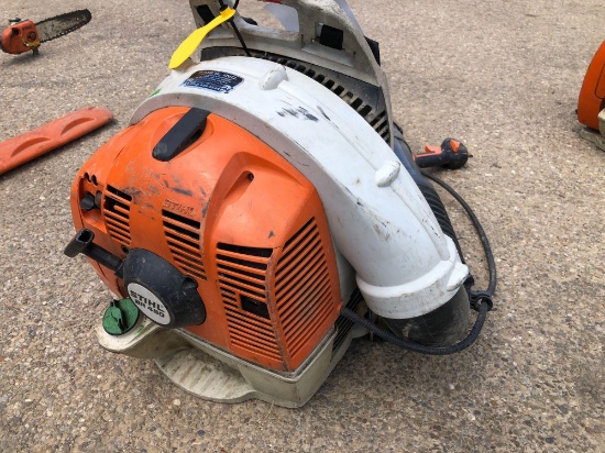 STIHL BR 450 gas blower. Runs