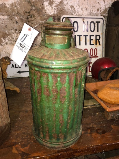 Sinclair oil can