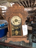 Oak kitchen clock w/ key