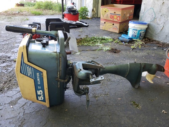Clinton 5.5HP boat motor with fuel tank