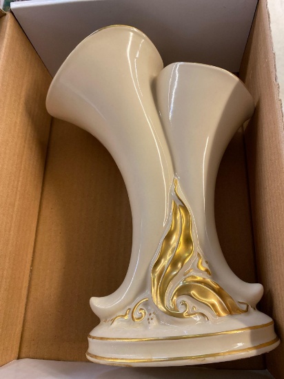 Vintage princeton double cornucopia vase cream porcelain gold trimmed p195