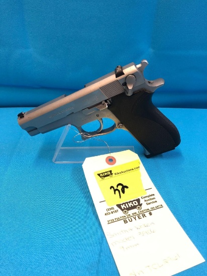 Smith & Wesson 3906 9mm TCL2961 pistol
