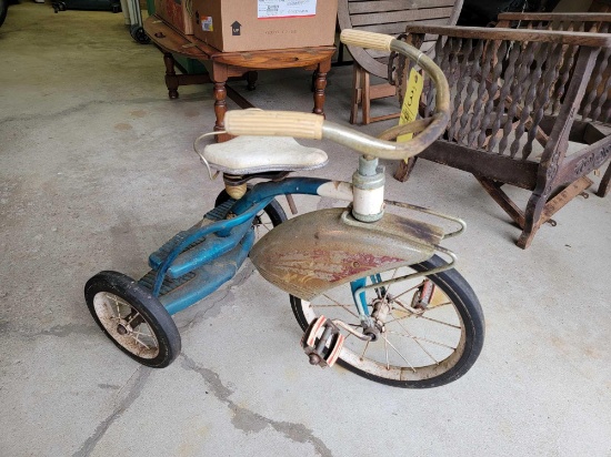 Murray, OH Kid's Tricycle