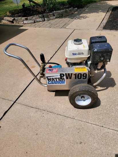 Power washer w/ Honda engine