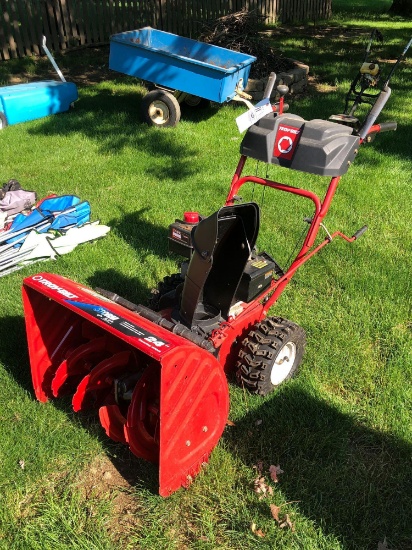 Troy-Bilt Storm 5.5HP, 24 in. Snow Blower with Electric Start