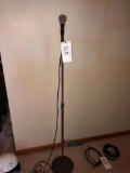 Shure SM58 Microphone With Stand