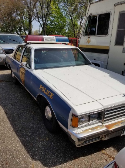 1983 Chevy Caprice classic police car with sirens and lights