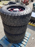 Set of 4 Open Country tires, mounted of Fuel rims, 35x12.50R20LT