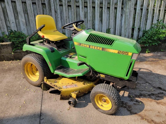 John Deere 285 Garden Tractor