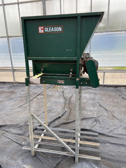 Gleason Top Soil Dresser