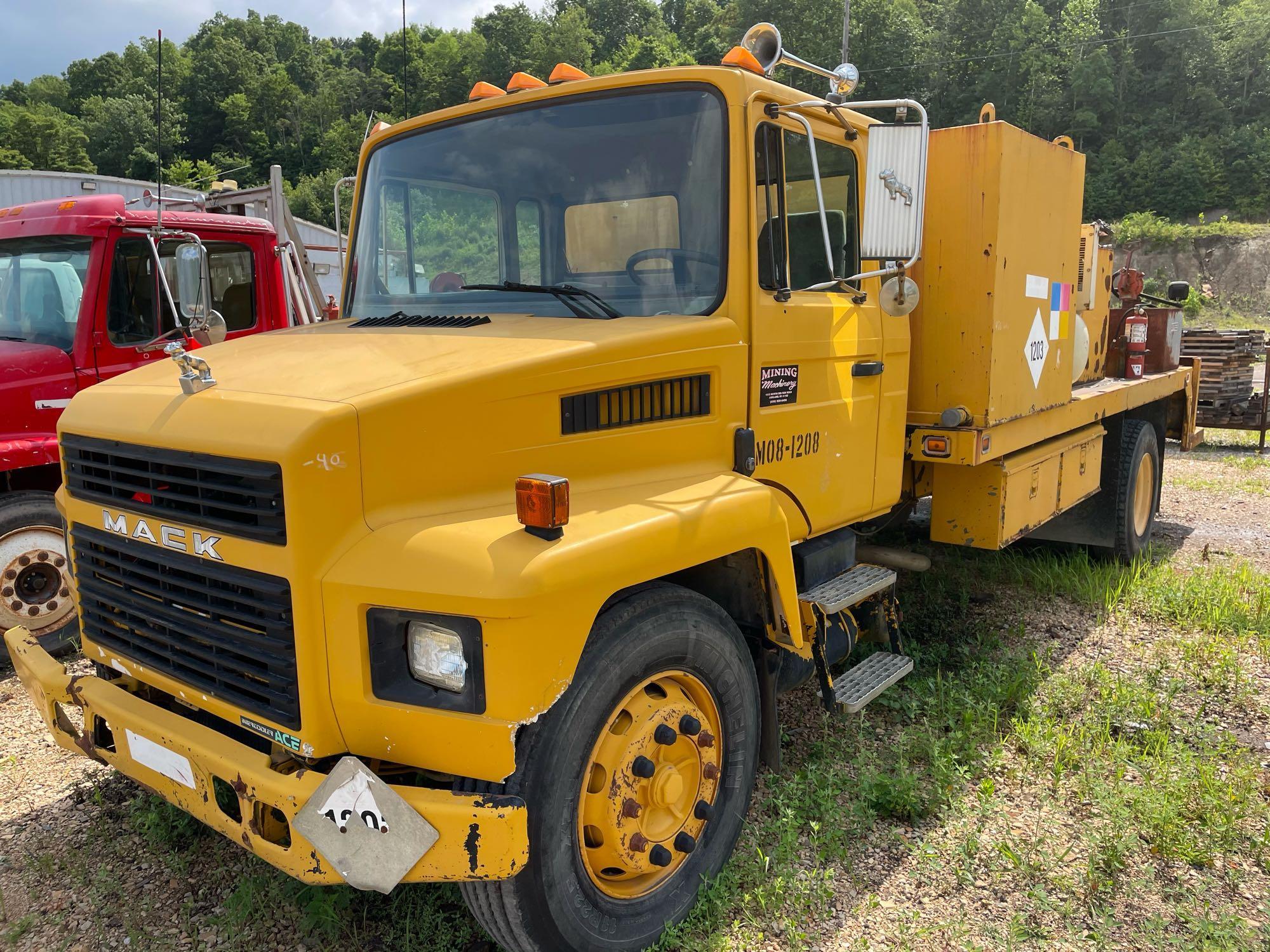 1995 MACK 300 fuel/service truck | Proxibid