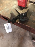 Bench vise