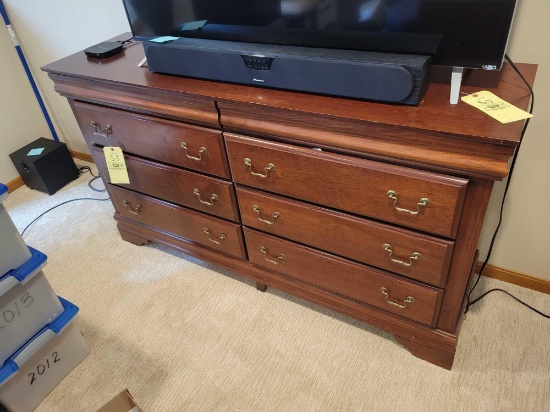 Modern 6-drawer dresser, 5 1/2 ft. x 1 1/2 ft. x 3 ft. tall