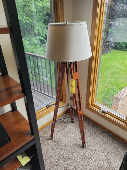 Modern decorative tripod floor lamp